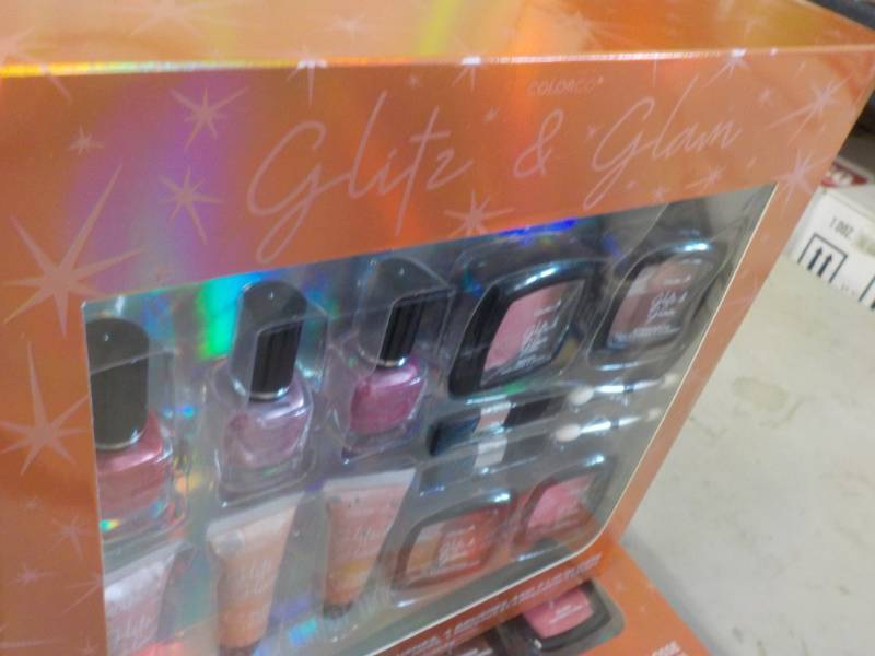 lot 244 image: Color Co Glitz and Glam...