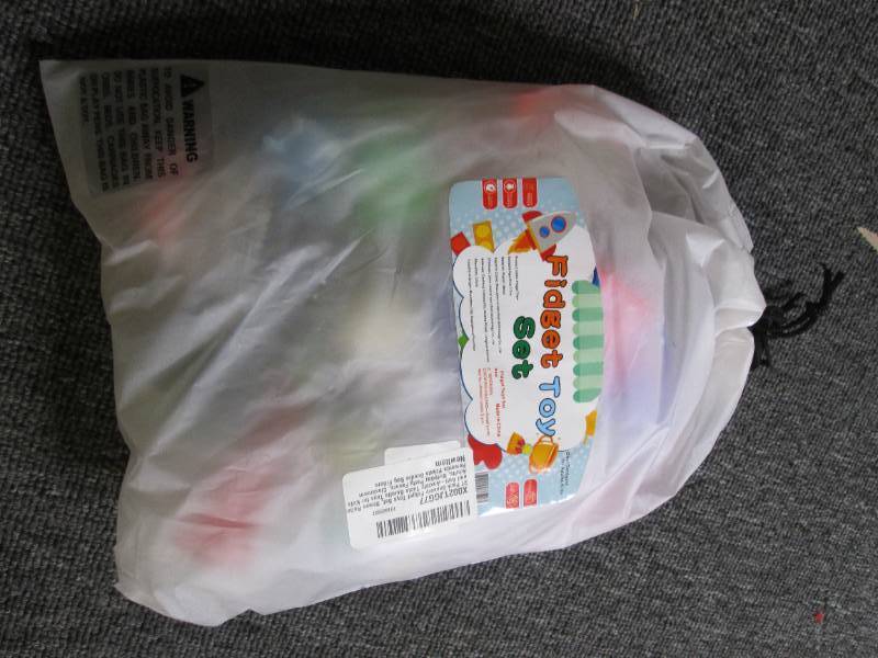 lot 341 image: box of balloons and crafting items ...