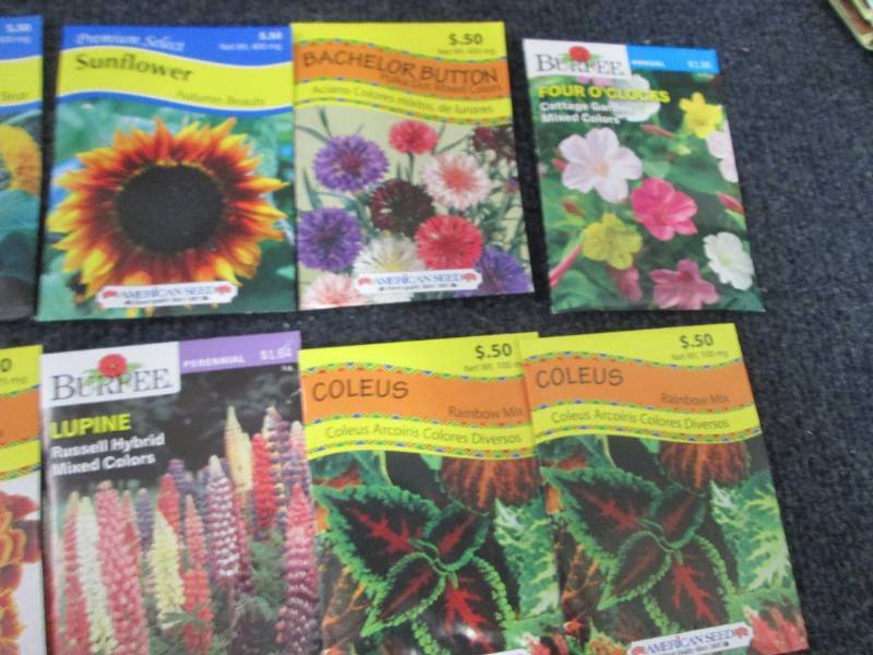 lot 238 image: 24 pks Assorted Flower Seeds...