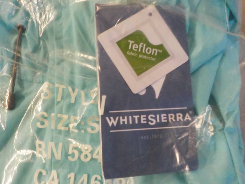 lot 41 image: White Sierra Tiebagon Rain Jacket W...