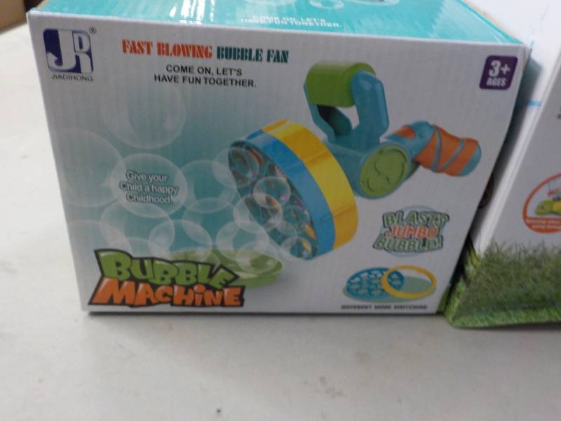 lot 90 image: Bubble Machine and Waterspray Turtl...