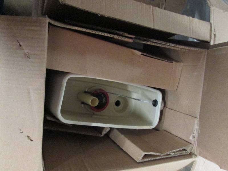 lot 86 image: lot of 2 toilets ...