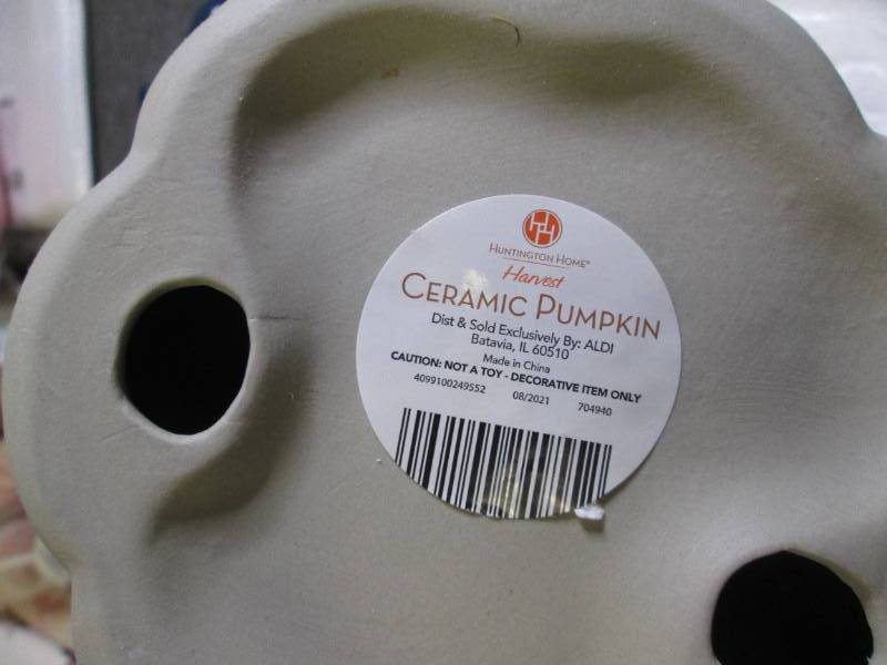 lot 258 image: lot of 6 ceramic pumpkins ...