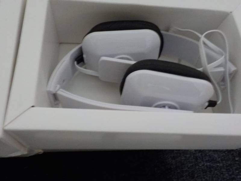 lot 145 image: 2 Headphones, 20 Wall Chargers and ...