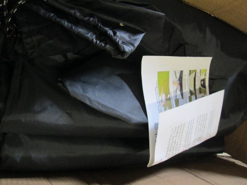 lot 351 image: Tent - open box...