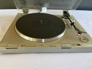 AKAI Direct Drive Turn Table Model AP-D210