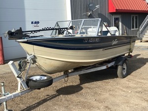 1986 Sylvan Fishing Boat, Motor & Trailer