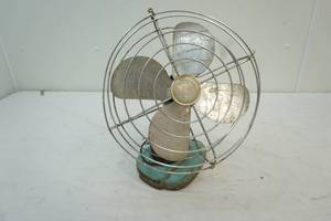 lot 198 image: vintage Eskimo desk fan