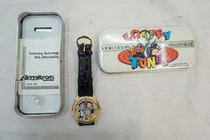 lot 215 image: Armitron Looney Tunes wrist watch
