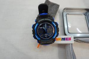 lot 217 image: SKMEI digital mens watch