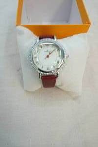 lot 219 image: Xenlex womens wrist watch