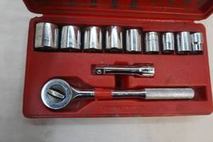lot 230 image: Challenger standard socket set