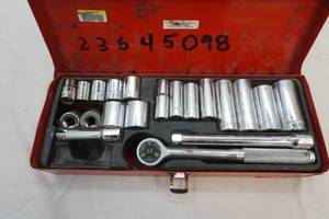 lot 232 image: Cougar standard socket set
