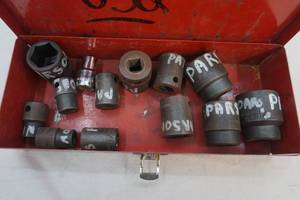 lot 233 image: 12 impact driver set