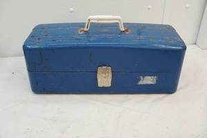 lot 2 image: vintage Union metal toolbox