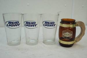 lot 7 image: Bud Light beer glasses and Grain Belt mug