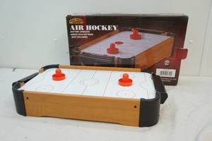 lot 9 image: air hockey game