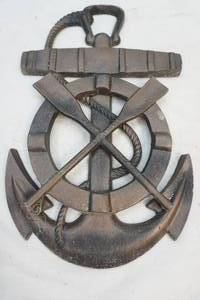 lot 13 image: vintage anchor themed metal wall art decoration