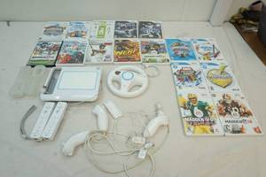 lot 72 image: Wii games and accessories