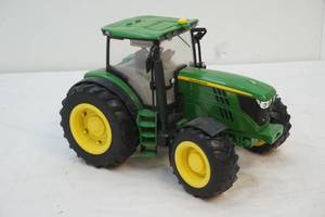lot 87 image: John Deere tractor
