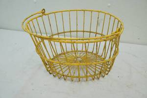 lot 104 image: vintage wire egg basket