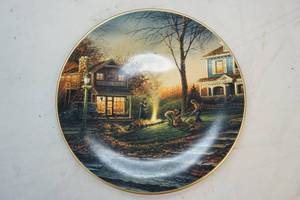 lot 114 image: Terry Redlin decorative plate