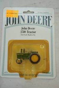 lot 115 image: John Deere 2520 tractor