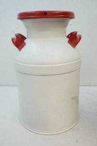 lot 130 image: 21 cream can with lid