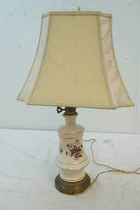lot 133 image: lamp