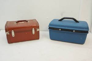 lot 154 image: travel cases