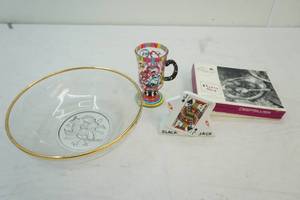 lot 155 image: glass decorative bowl, party set
