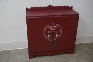 lot 176 image: wood cabinet