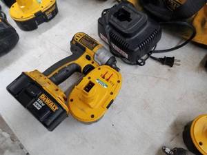 DeWalt DC823 38 Impact Wrench with (2) Batteries, (1) Charger, Carry Case