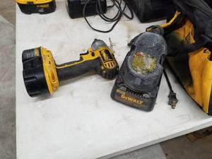 DeWalt DC823 38 Impact Wrench with (2) Batteries, (1) Charger, Carry Case