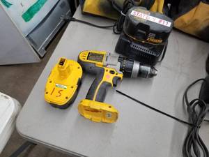 DeWalt DCD940 12 DrillDriver with (2) Batteries, (1) Charger, Carry Case