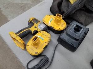 DeWalt DC825 14 Impact Driver with (2) Batteries, (1) Charger, Carry Case