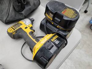 DeWalt DC825 14 Impact Driver with (2) Batteries, (1) Charger, Carry Case
