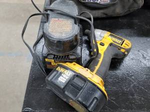 DeWalt DC825 14 Impact Driver with (2) Batteries, (1) Charger, Carry Case