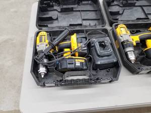 DeWalt DCD940 12 DrillDriver with Side Handle, (2) Batteries, Charger, Case