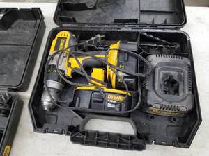 DeWalt DCD940 12 DrillDriver with (2) Batteries, Charger, Case