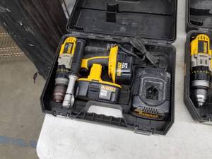 DeWalt DCD940 12 DrillDriver with Side Handle, (2) Batteries, Charger, Case