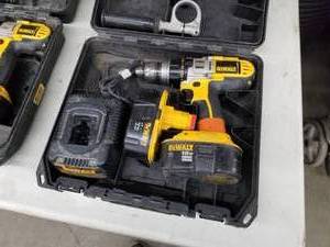 DeWalt DCD940 12 DrillDriver with Side Handle, (2) Batteries, Charger, Case
