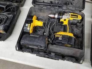 DeWalt DCD940 12 DrillDriver with (2) Batteries, Charger, Case