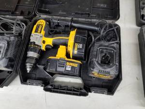 DeWalt DCD940 12 DrillDriver with (2) Batteries, Charger, Case