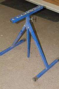 22 Pipe Stand with Roller Top