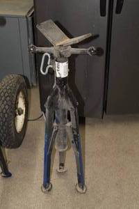 Sumner Fold-A-Jack 2000-lbs 32 Pipe Stand with Collapsible Legs