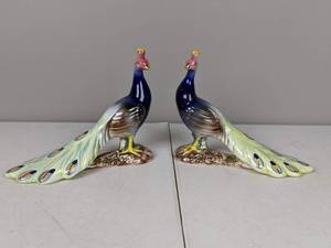 lot 54 image: Pair of Vintage Peacock Figurines Porcelain Portugal Alcobaca ELPA