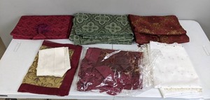 lot 32 image: Assortment of Table Runners and (2) Placemats