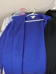 lot 138 image: Assortment of Size L-XXL Womens Light Jackets Michael Kors, Albert Nipon, Field Manor, Venezia Jeans, International Concepts, Echo, Larry Levine, Bill Blass and More