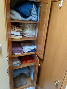 lot 175 image: Assortment of Towels and Blankets